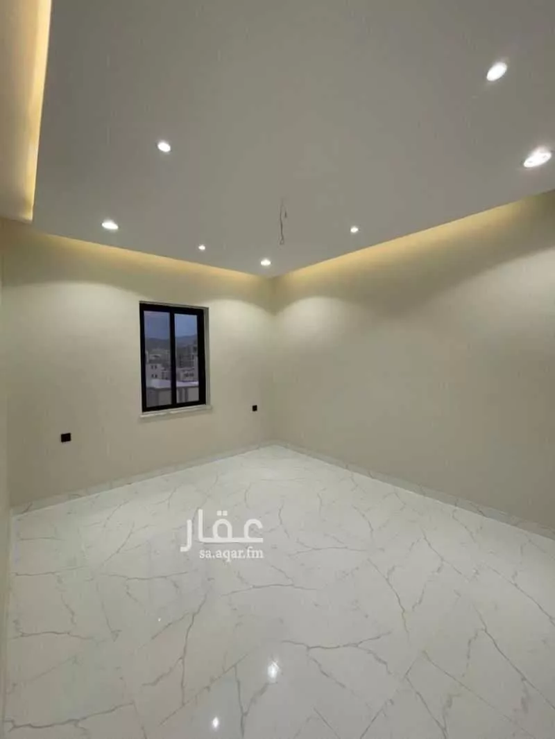5 bedroom apartment in King Fahd 4