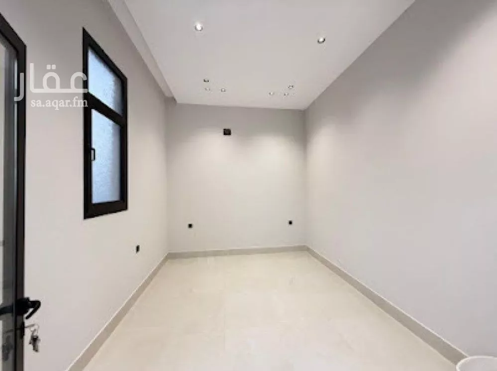 فيلا 6 غرف في المهدية 5