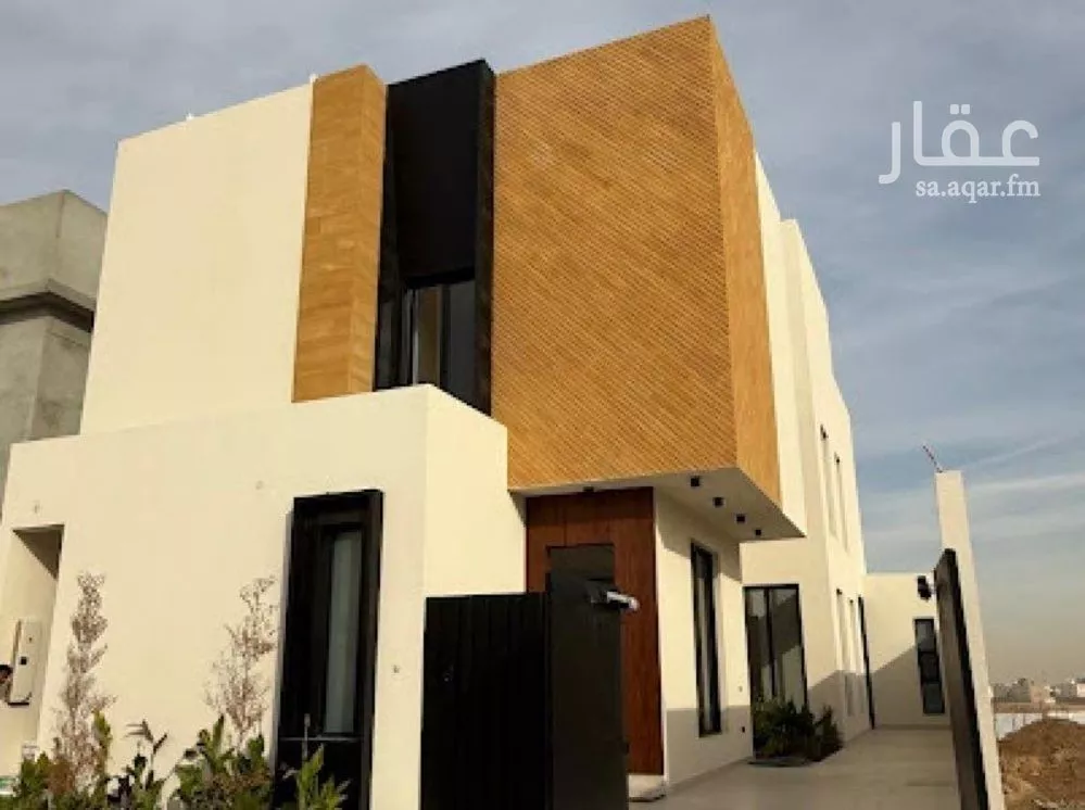5 bedroom villa in Al Mahdiyyah 1
