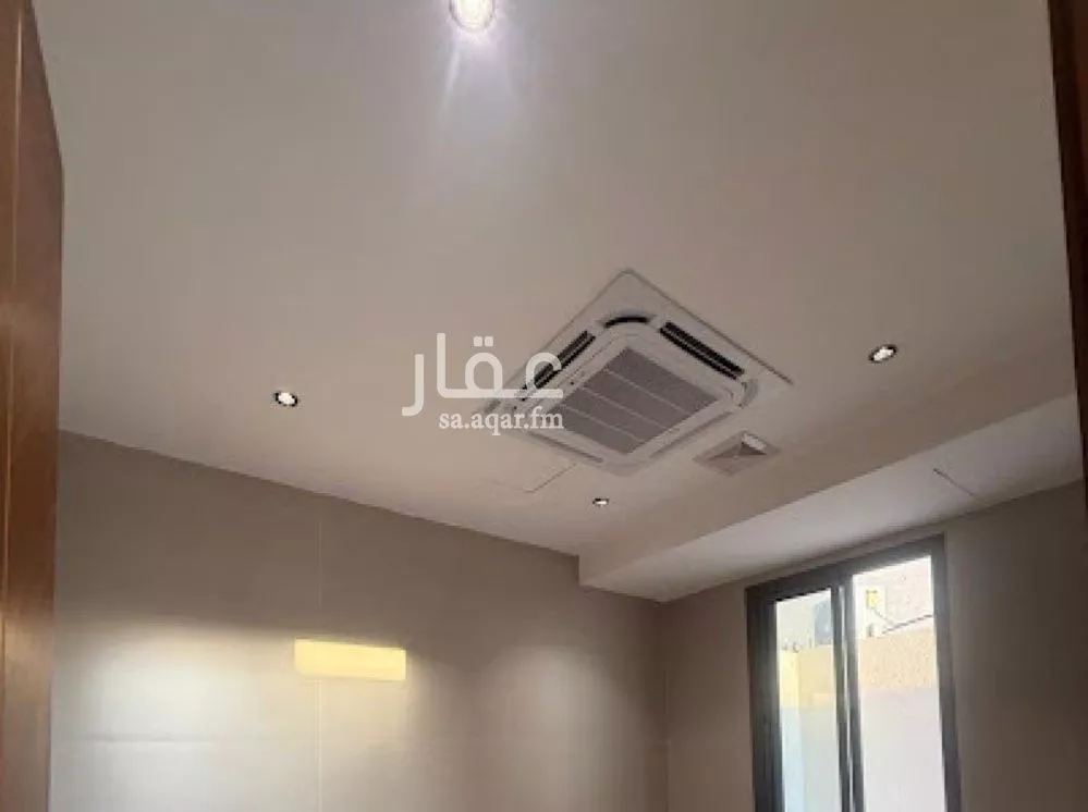 فيلا 6 غرف في المهدية 5