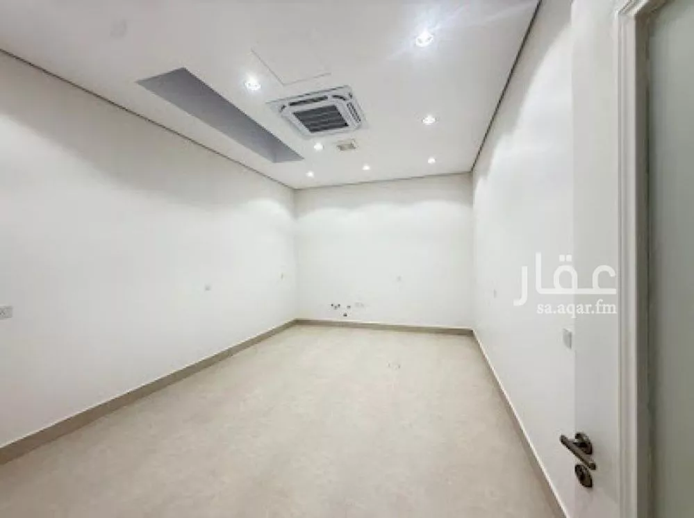 فيلا 6 غرف في المهدية 5