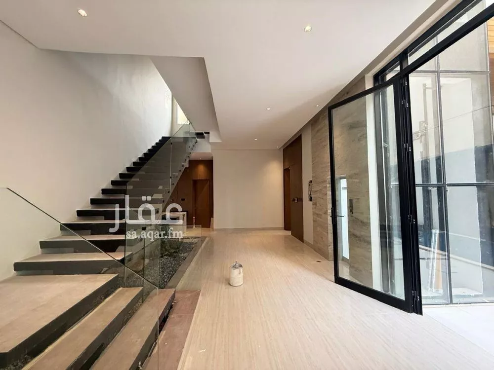 6 bedroom villa in Al Mahdiyyah 2