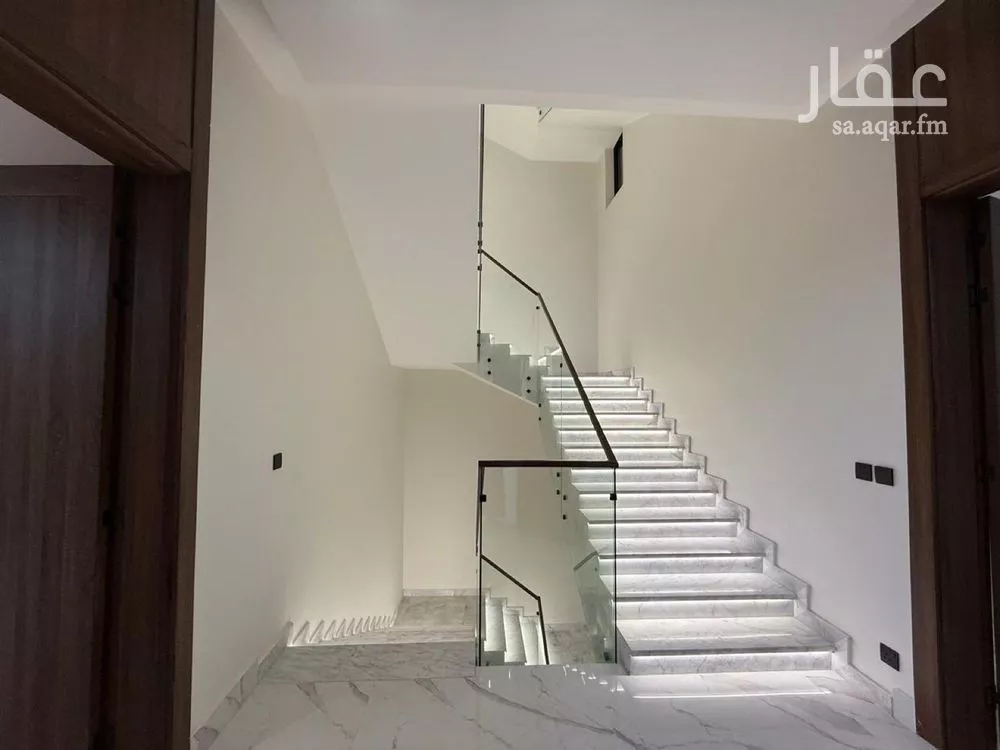 فيلا 6 غرف في المهدية 5