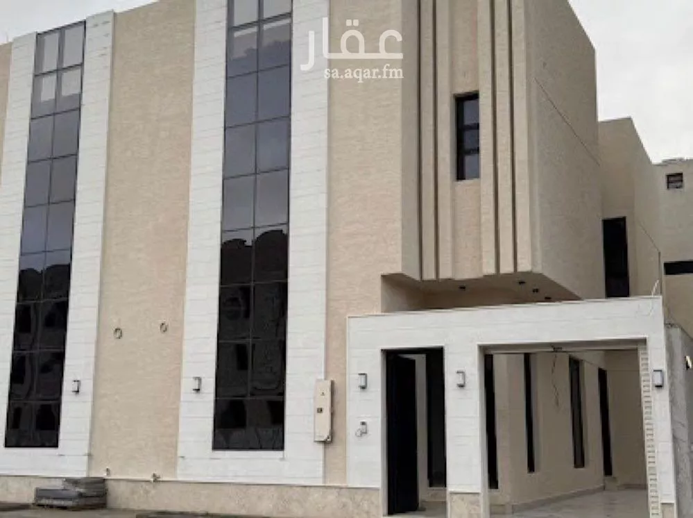 5 bedroom villa in Al Mahdiyyah 1