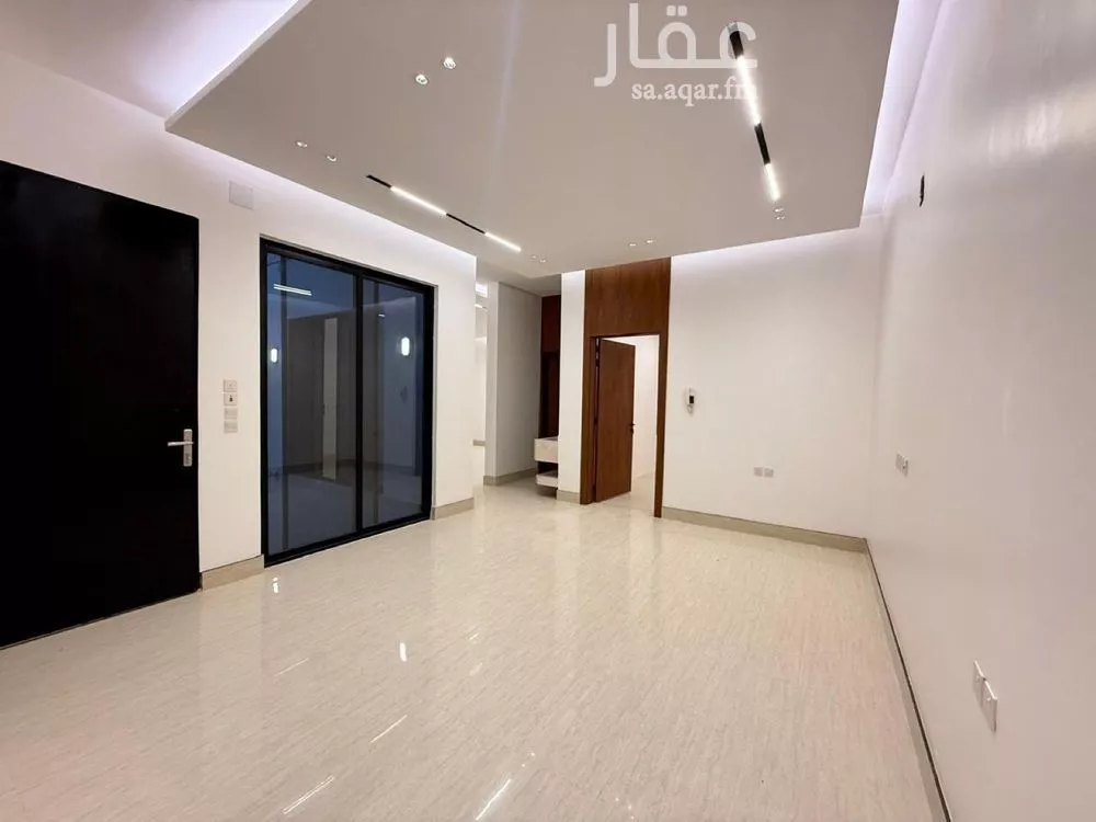 6 bedroom villa in Al Mahdiyyah 4
