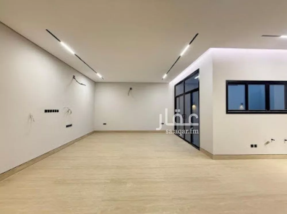 5 bedroom villa in Al Mahdiyyah 2