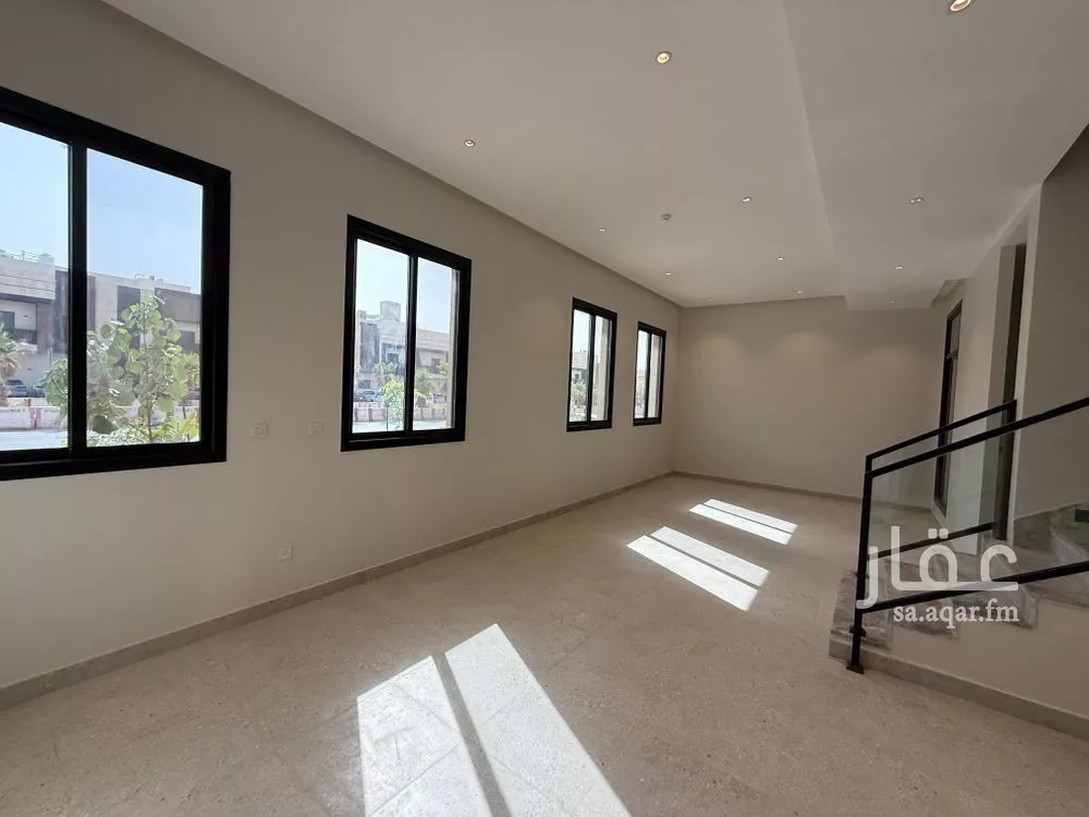 فيلا 4 غرف في العارض 2