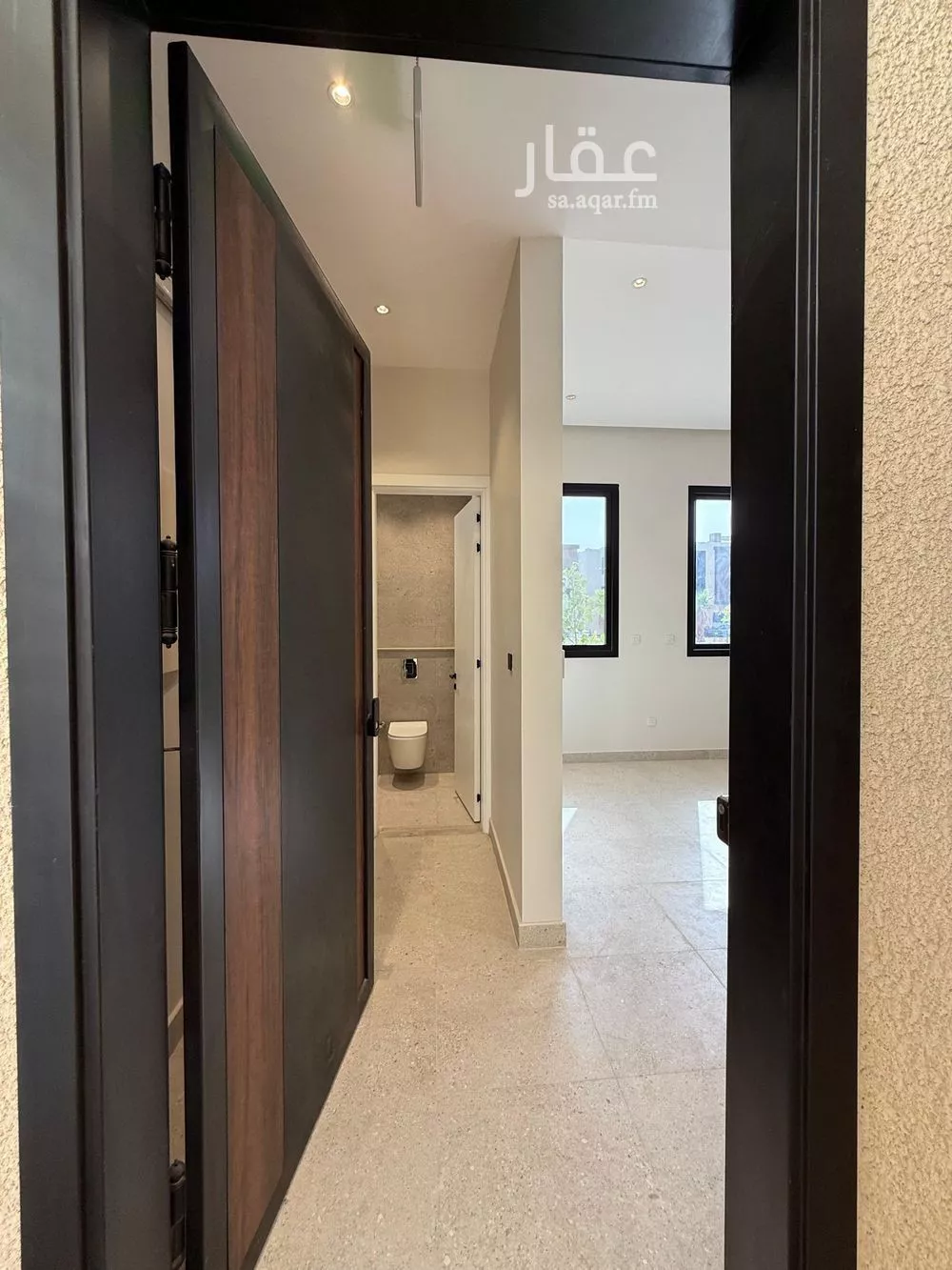 فيلا 4 غرف في العارض 5