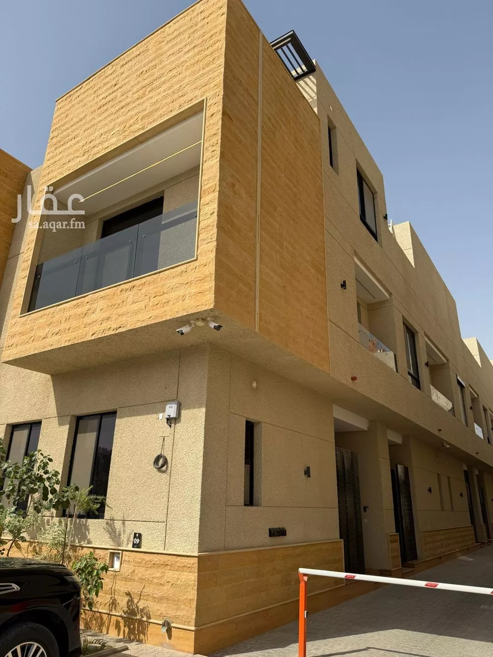 فيلا 4 غرف في العارض 1