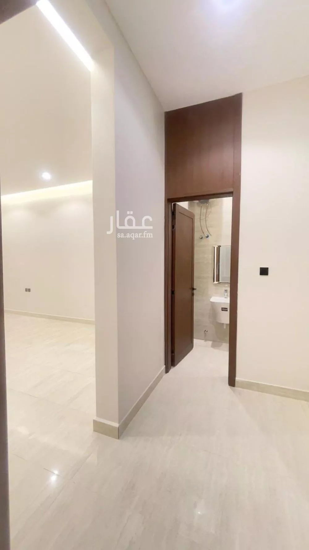 6 bedroom villa in Al Janadriyah 4