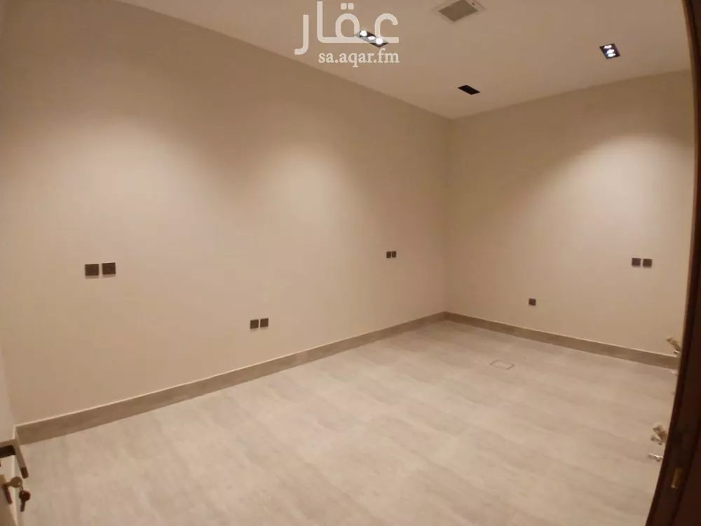 شقة 3 غرف في الرمال 4