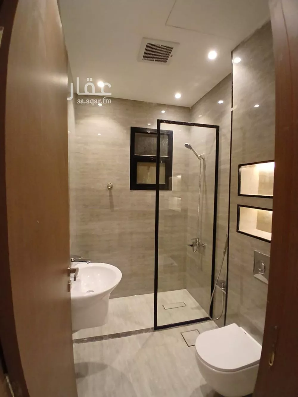 شقة 3 غرف في الرمال 5