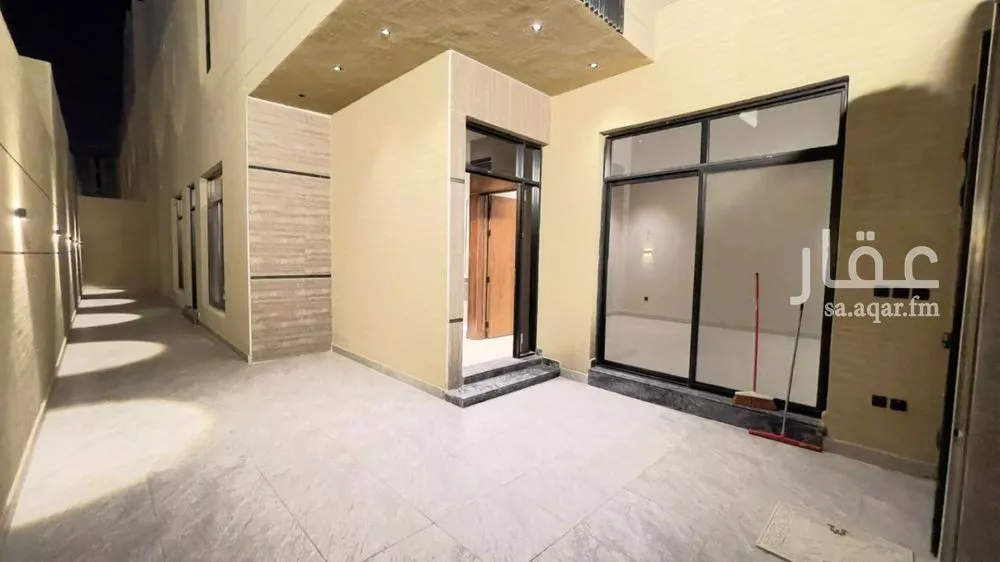 3 bedroom floor in Al Munsiyah 5