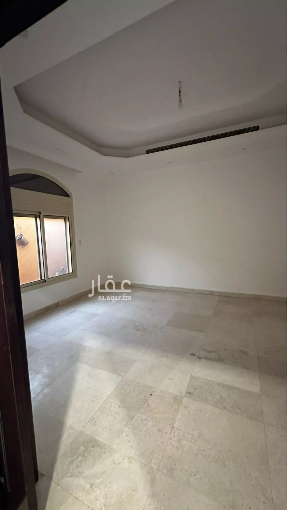 فيلا 6 غرف في الشراع 4