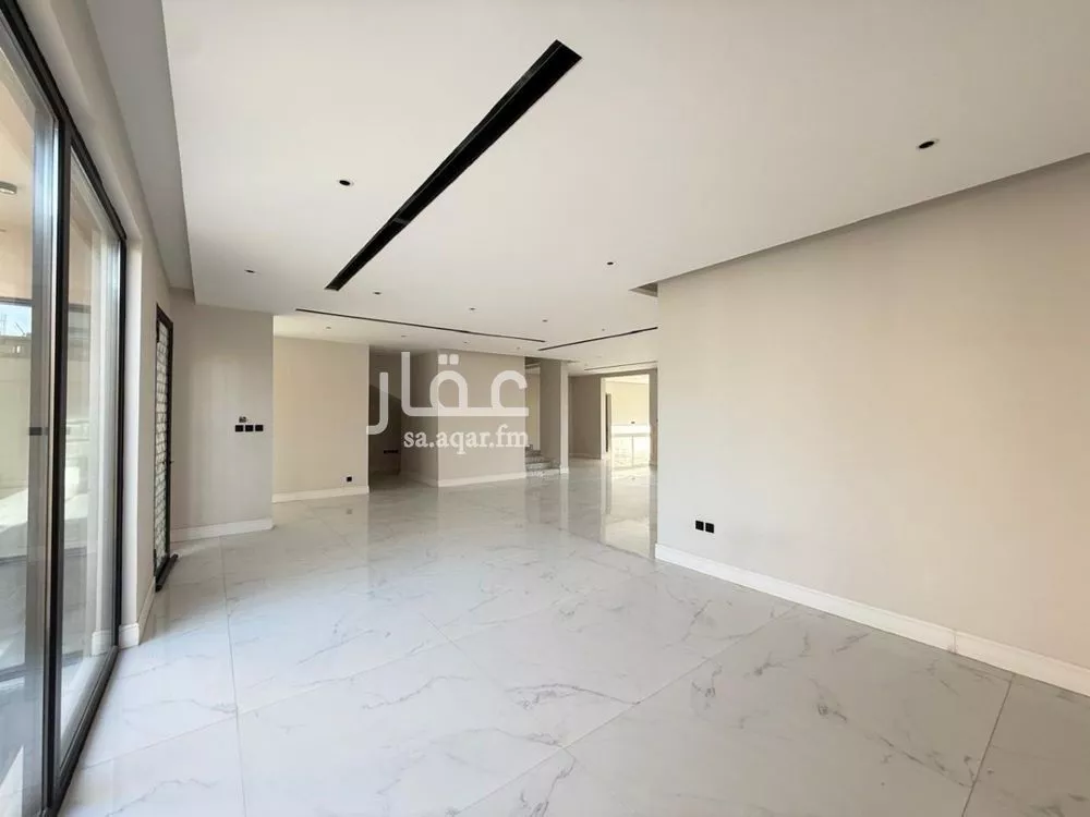 5 bedroom villa in Al Mahdiyyah 4