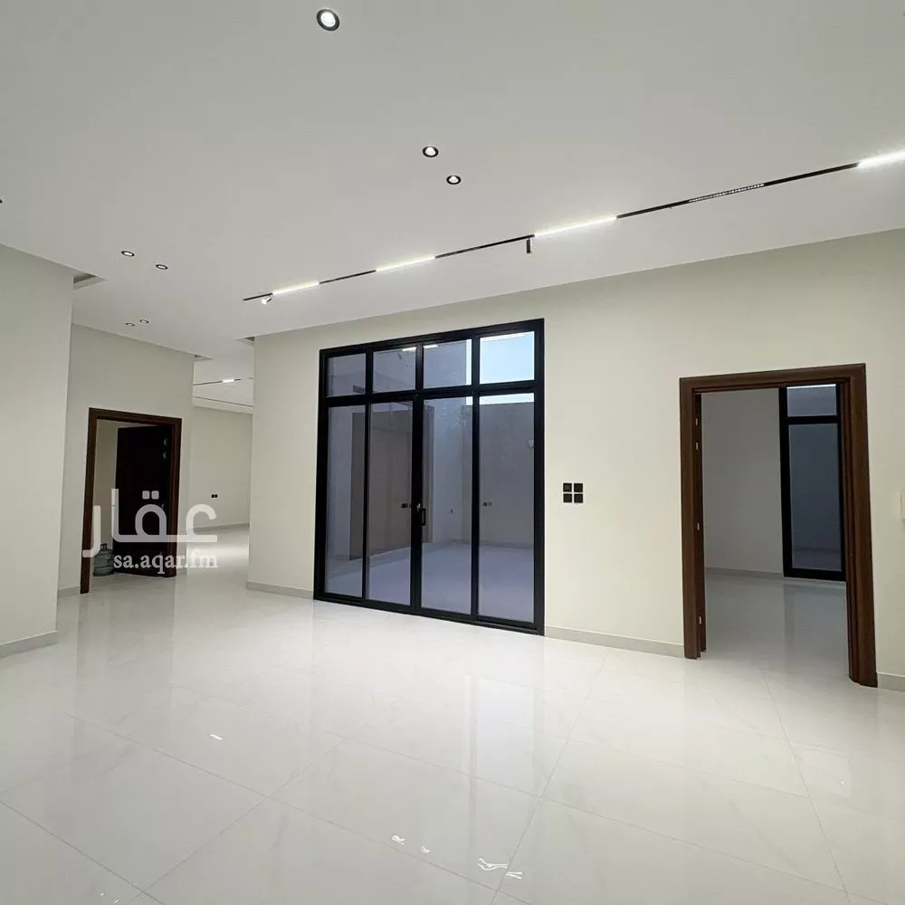 فيلا 6 غرف في المهدية 5