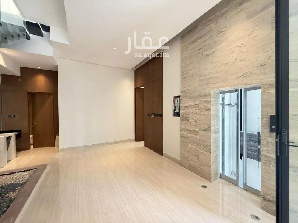 6 bedroom villa in Al Mahdiyyah 3