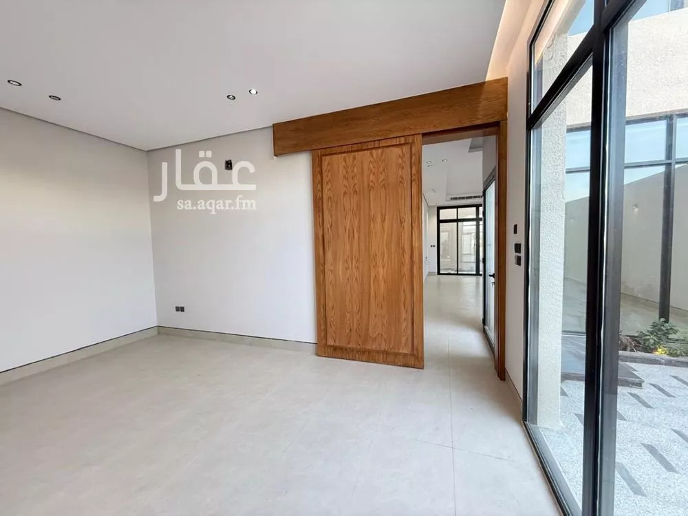 5 bedroom villa in Al Mahdiyyah 5