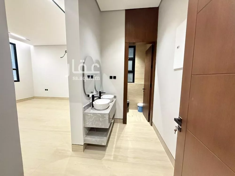 5 bedroom villa in Al Mahdiyyah 4