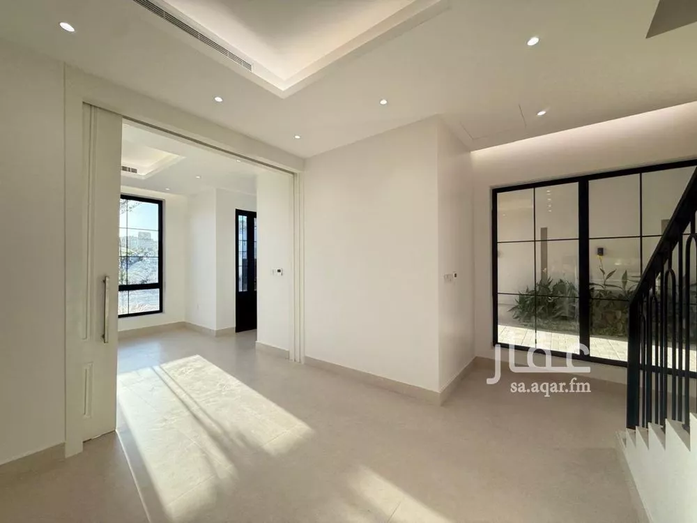 5 bedroom villa in Al Mahdiyyah 3