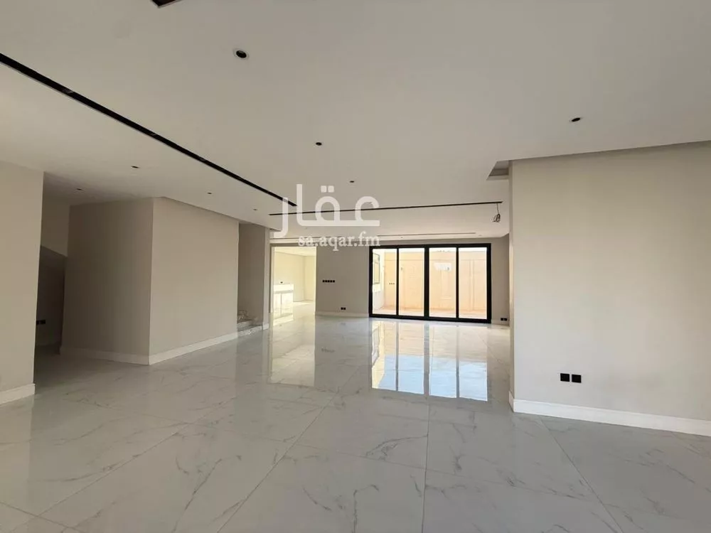 5 bedroom villa in Al Mahdiyyah 3