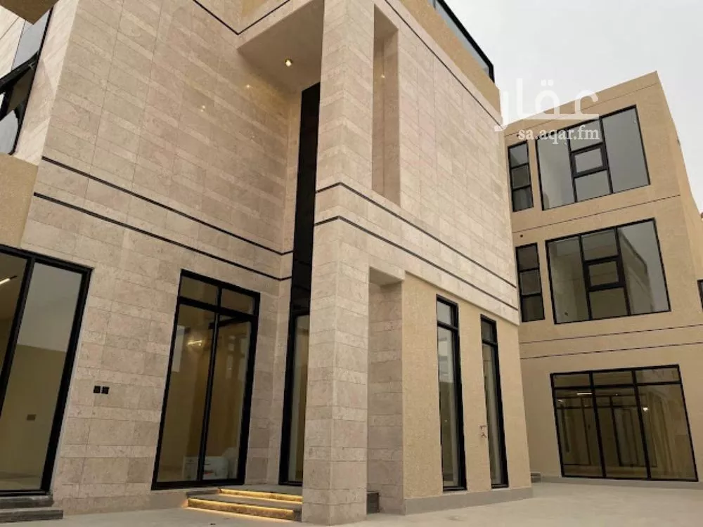 7 bedroom villa in Al Mahdiyyah 2