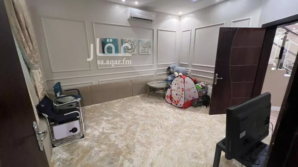 فيلا 4 غرف في العارض 5