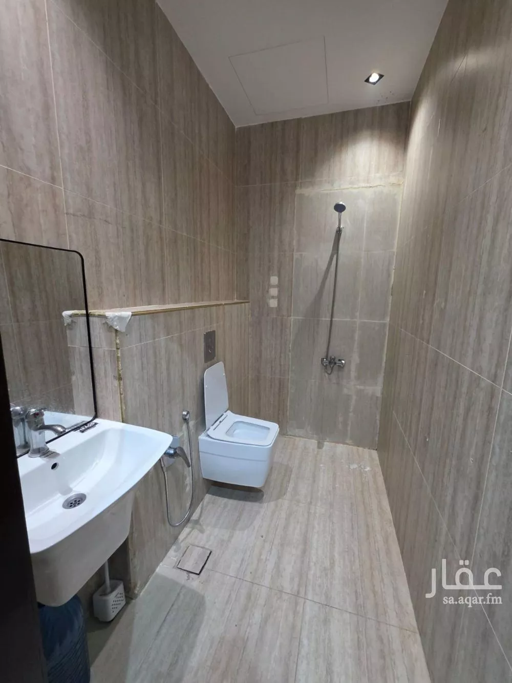 شقة 1 غرف في العارض 5