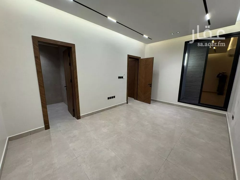 فيلا 4 غرف في العارض 4