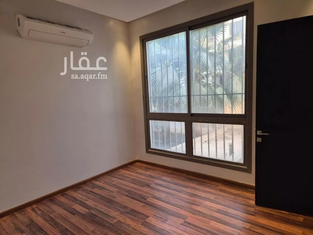 فيلا 6 غرف في العارض 4