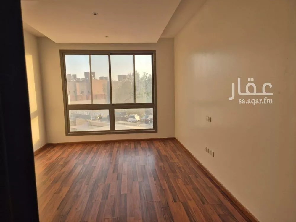 فيلا 6 غرف في العارض 3