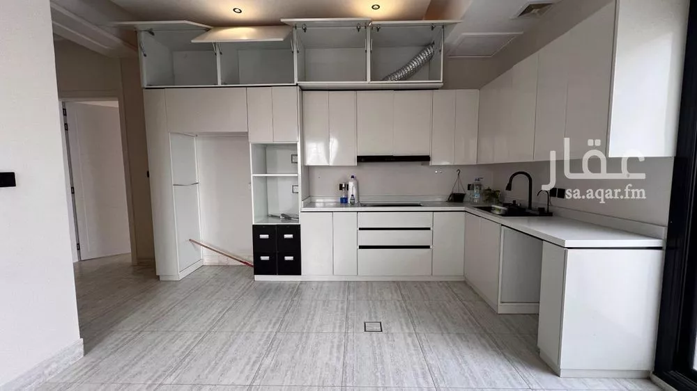 شقة 3 غرف في الرمال 4