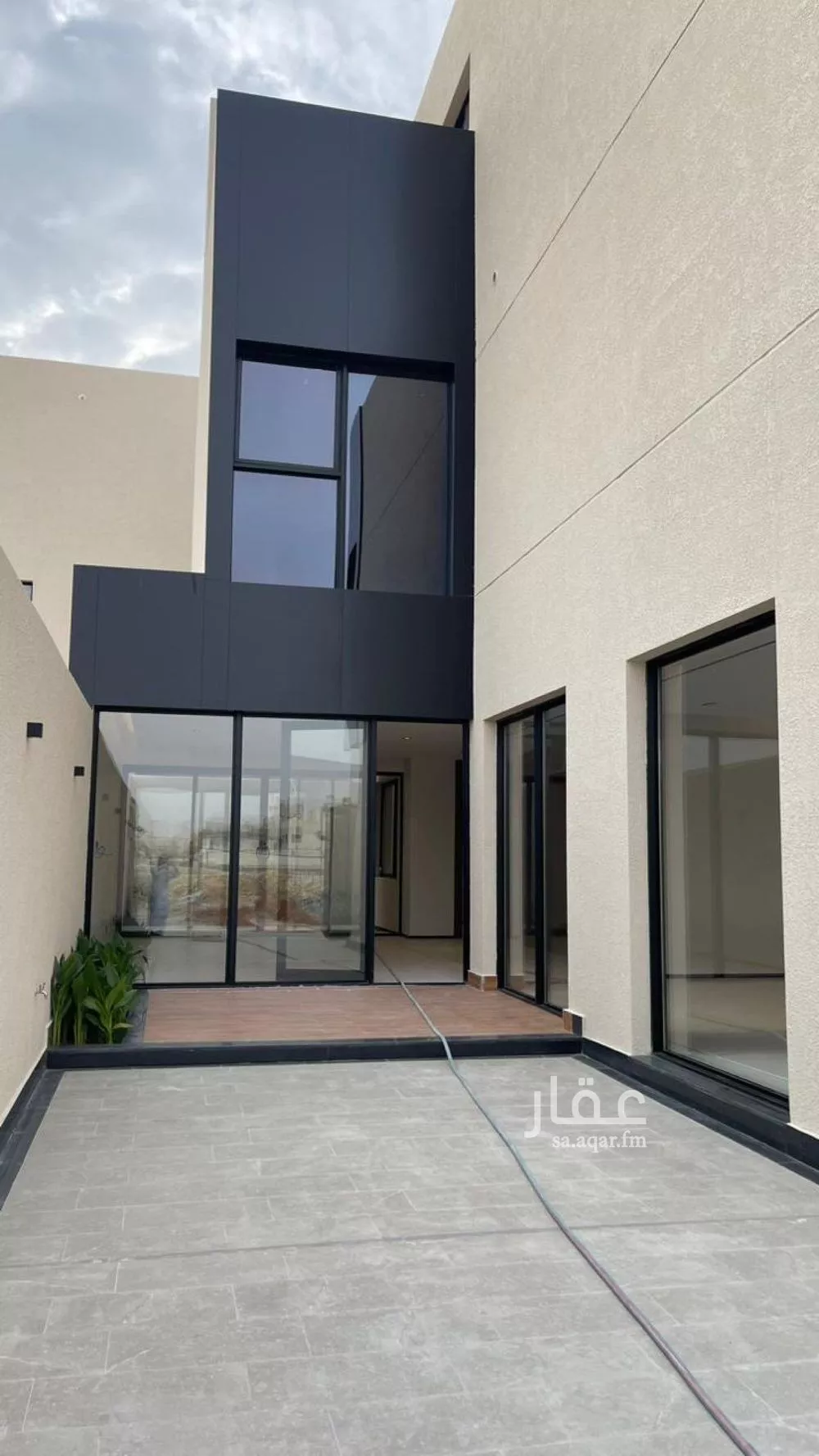 فيلا 5 غرف في العارض 1