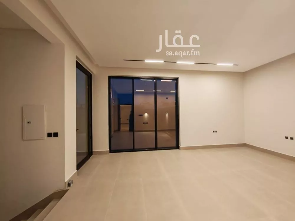 فيلا 5 غرف في النرجس 3