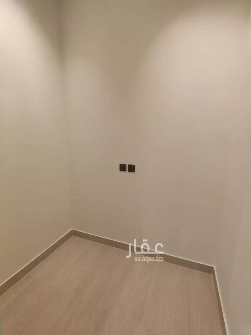 عمارة 185 م² في الشرق 3