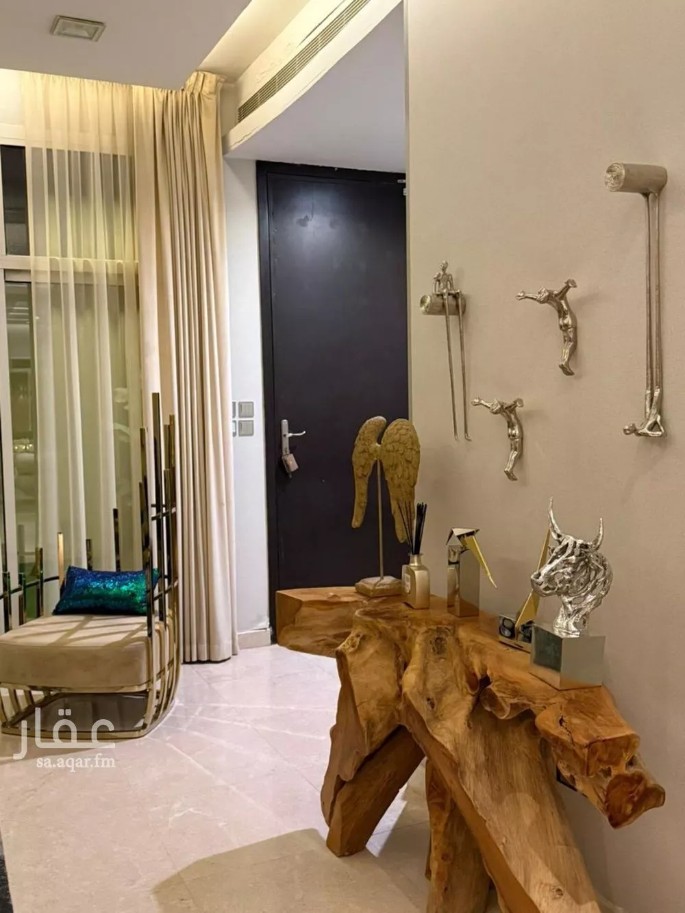 7 bedroom villa in Irqah 1