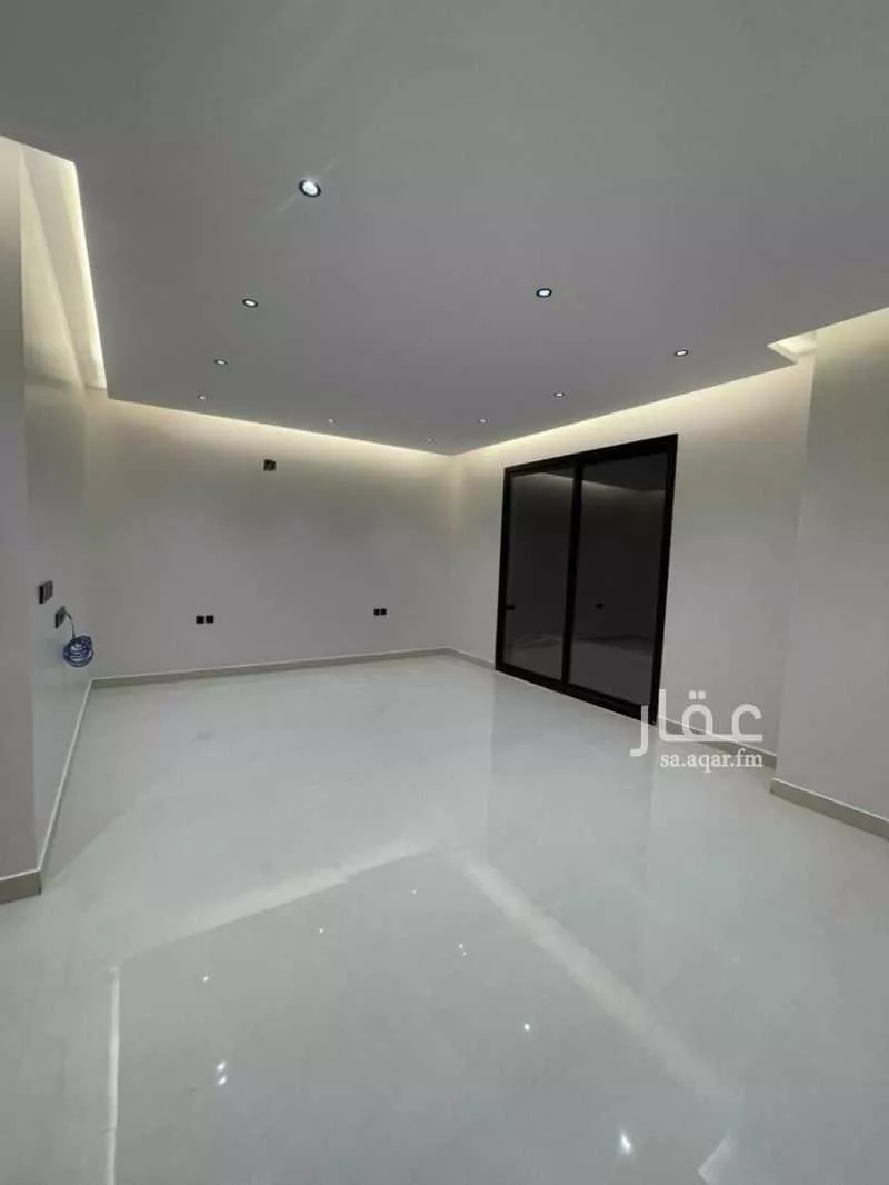 فيلا 8 غرف في الخليج 3