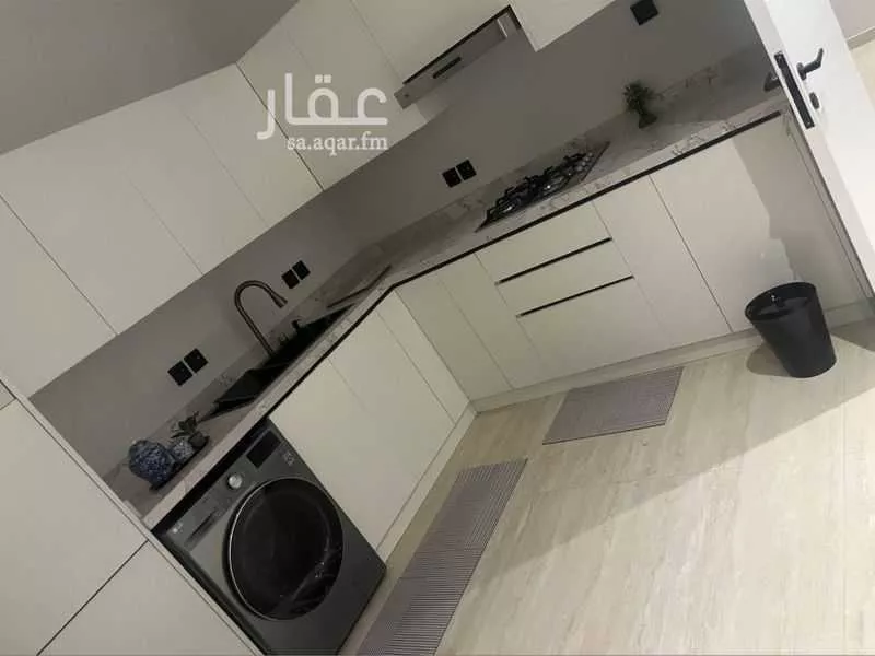 شقة 4 غرف في الملقا 5