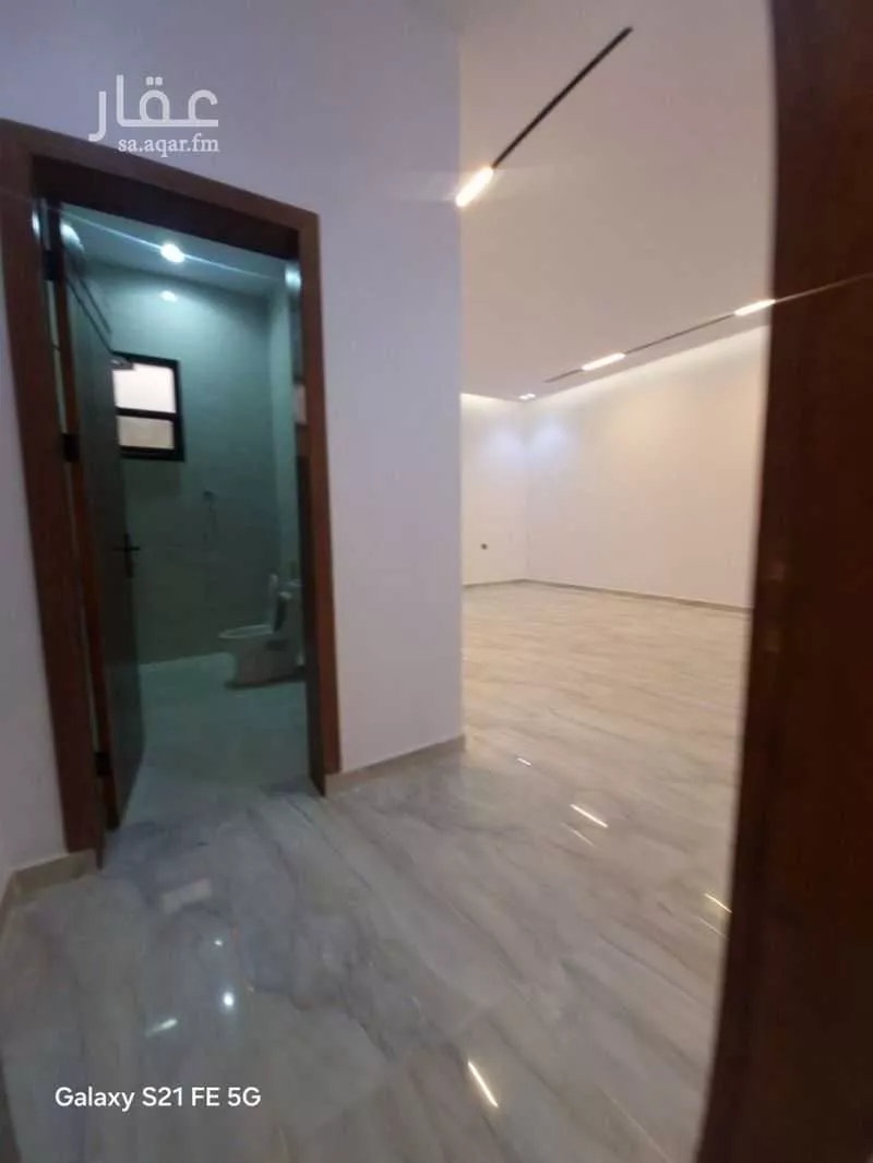 6 bedroom floor in Al Janadriyah 4