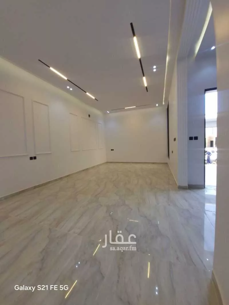 6 bedroom floor in Al Janadriyah 2