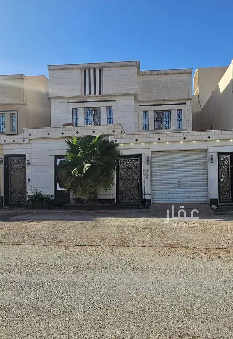 8 bedroom villa in Al Rimal
