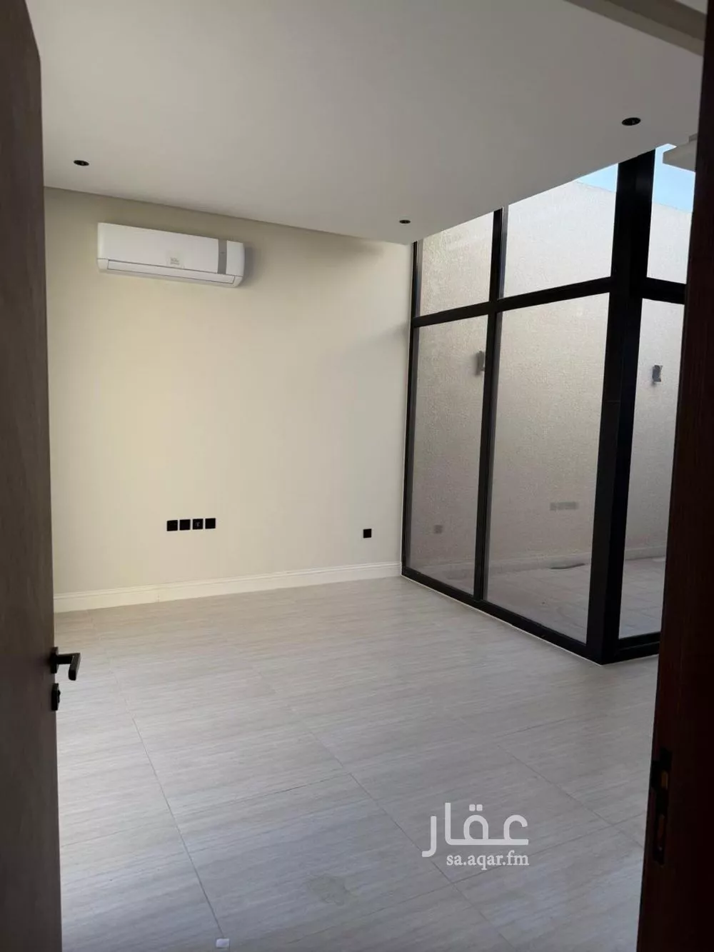 فيلا 5 غرف في العارض 4