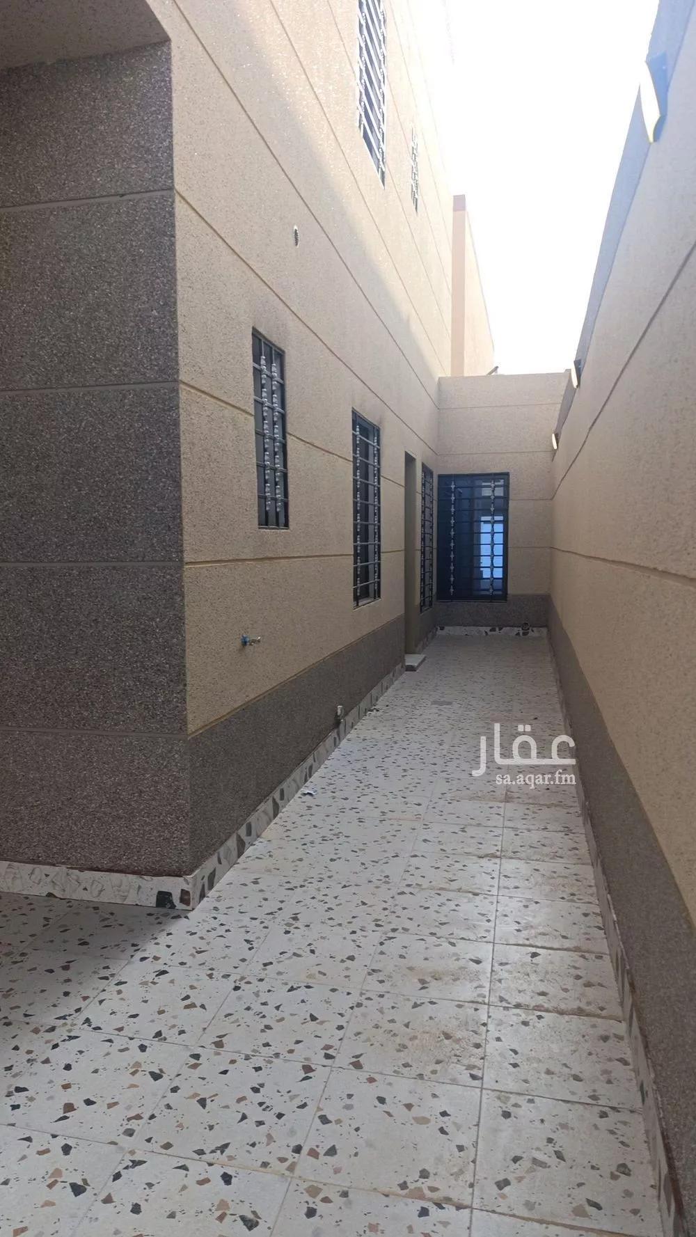 فيلا 5 غرف في عكاظ 5