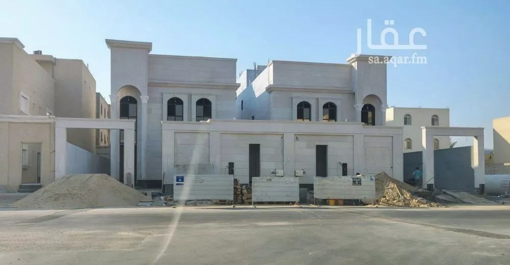 فيلا 8 غرف في الشراع 2