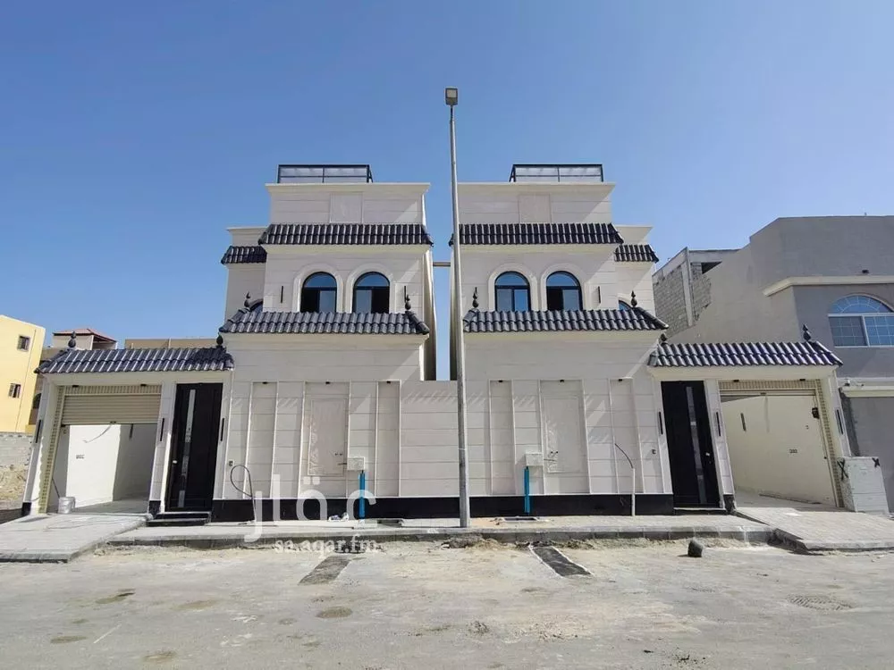 8 bedroom villa in As Sawari 3