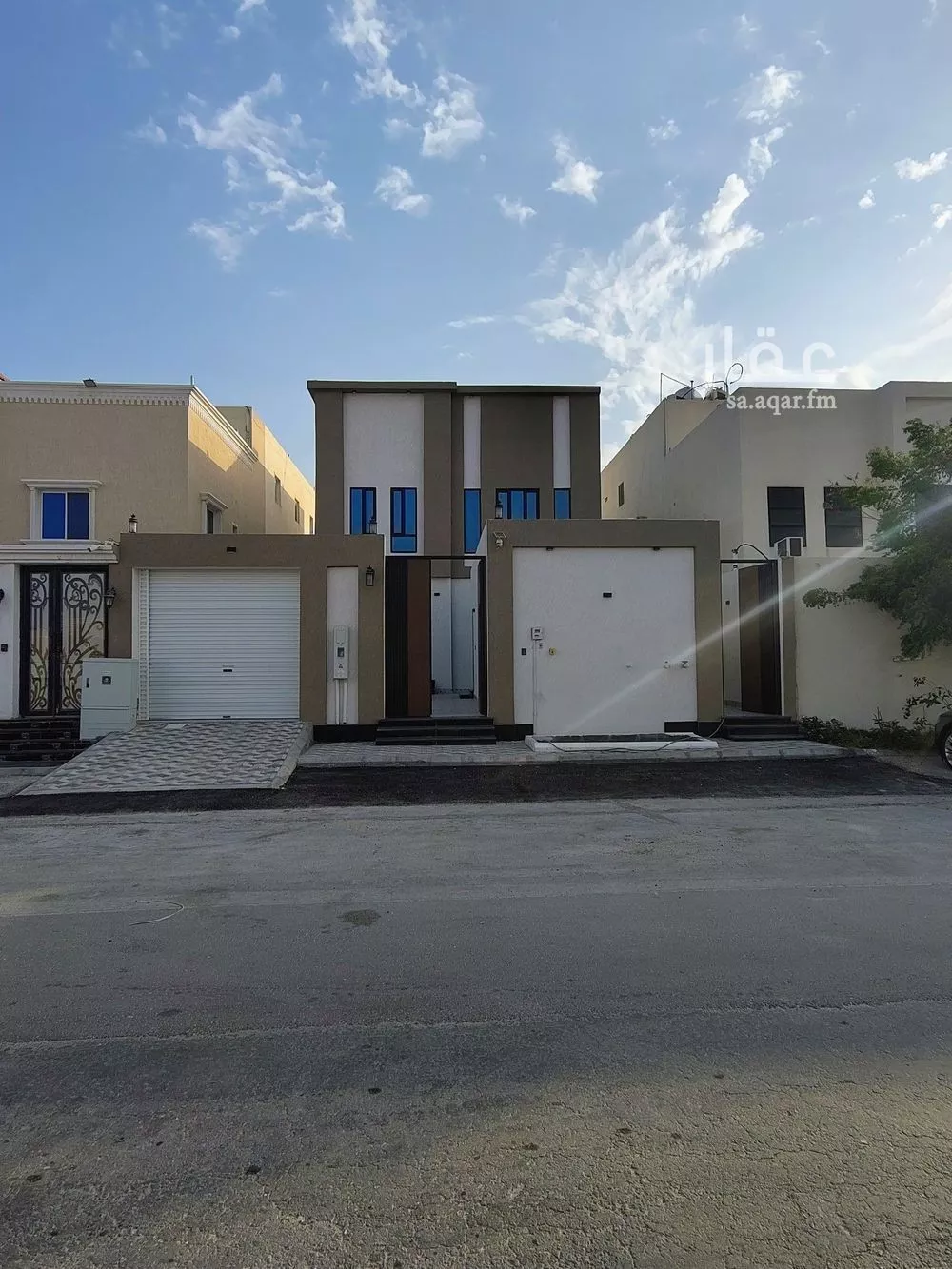 فيلا 8 غرف في الامواج 1