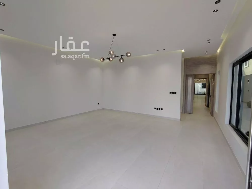 فيلا 8 غرف في الامواج 3