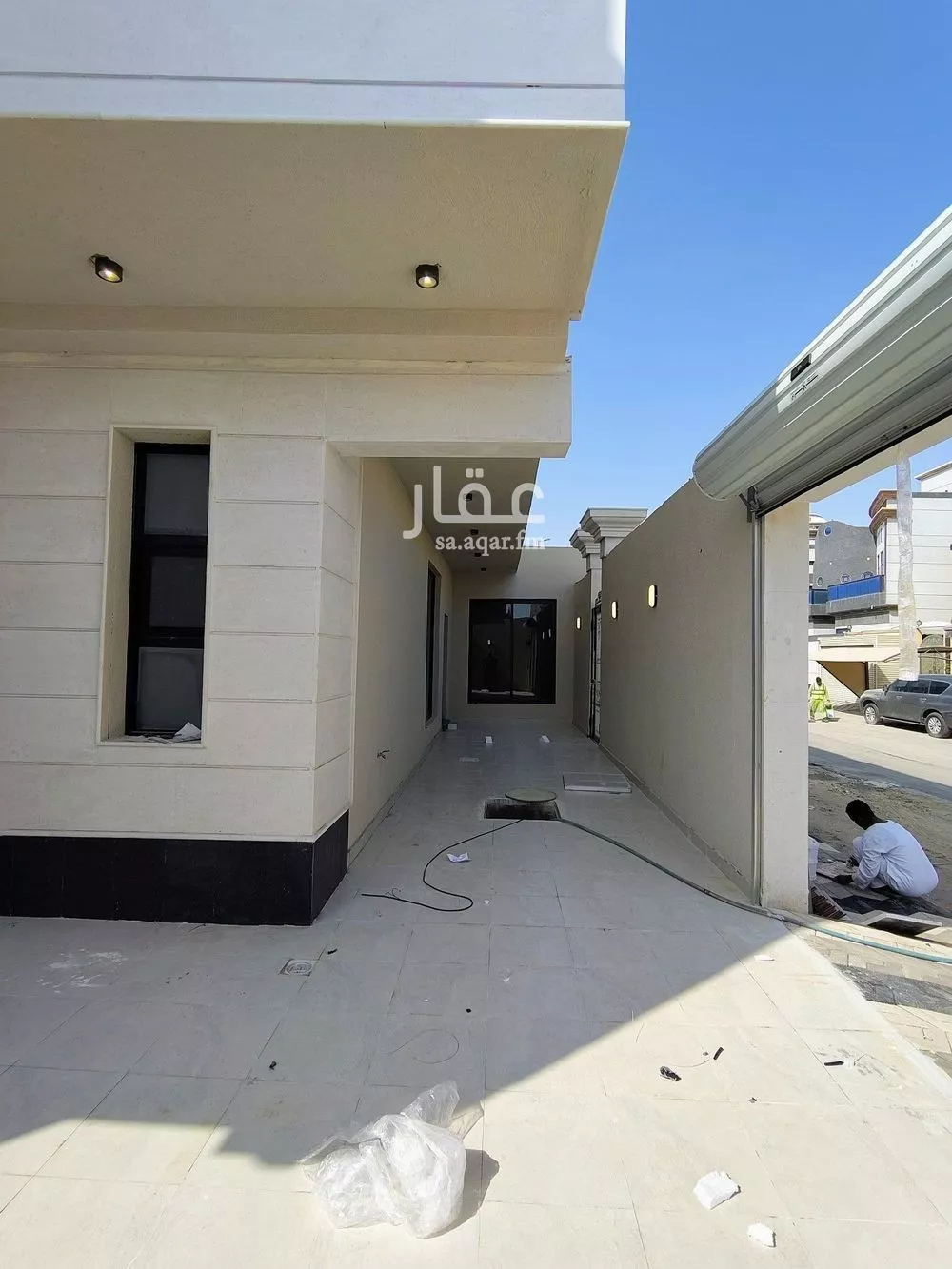 فيلا 8 غرف في الامواج 4