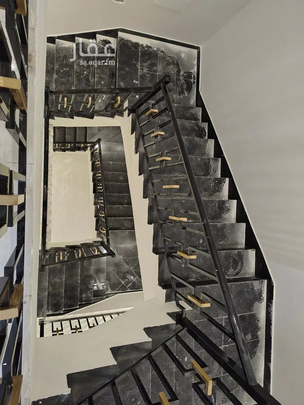 فيلا 6 غرف في الأمواج 5