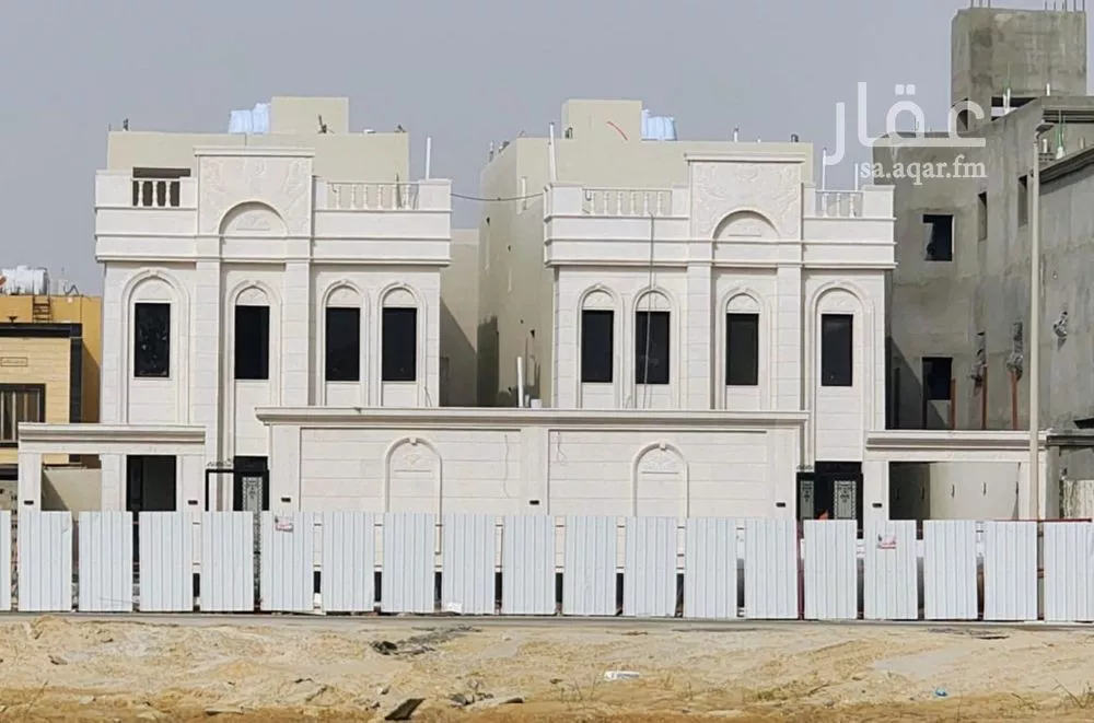 8 bedroom villa in Al Amwaj